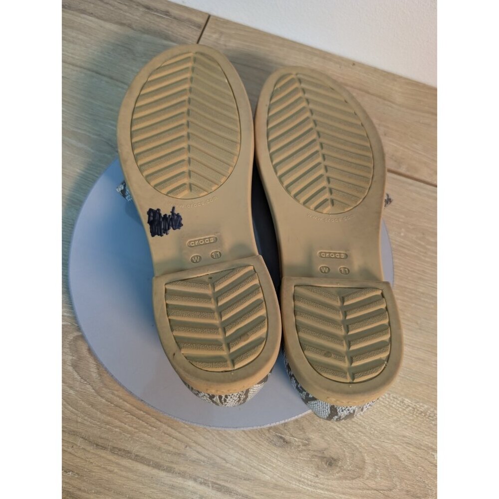 Crocs Sandals Womens 11 Gray Tan Snake Tulum Open Toe Flat 3-Strap Flat Iconic - Picture 7 of 8